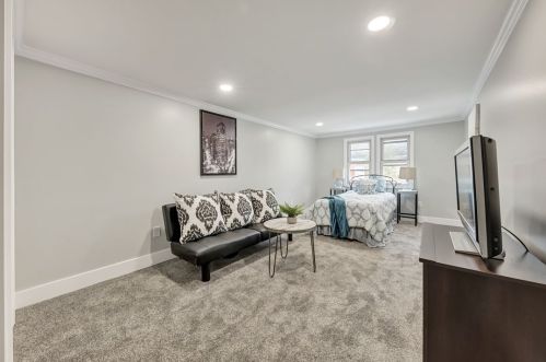 5334 Kincaid St, Pittsburgh PA  15224-1241 exterior