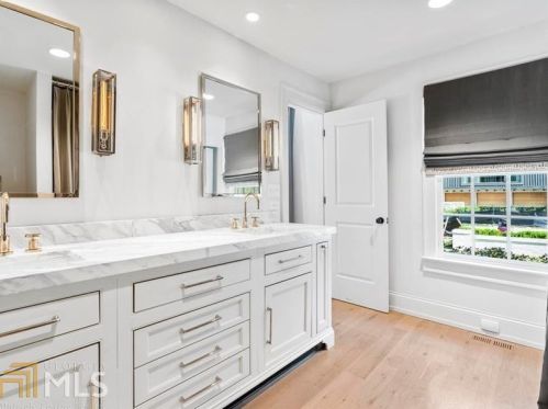 2312 Montview Dr, Atlanta GA 30305-4071 exterior