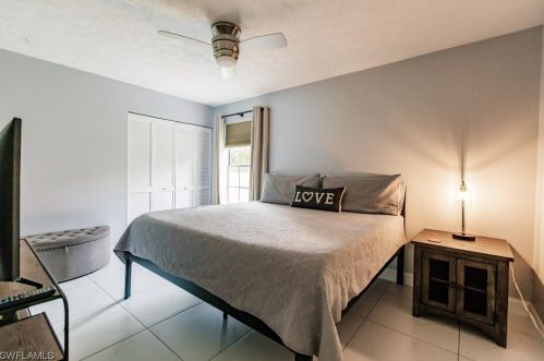 230 1 St, Naples FL 34117-5101 exterior