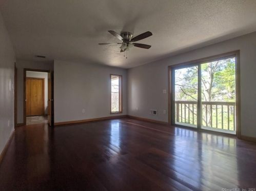 13 Bailey Rd, Enfield CT 06082-4818 exterior