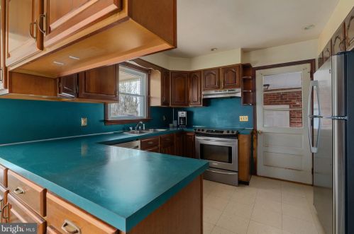 1675 Salem Rd, Quakertown PA 18951-1810 exterior