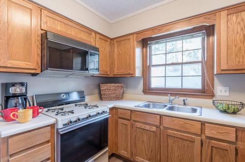 217 Braxton Pl, Tucker GA 30084-1872 exterior