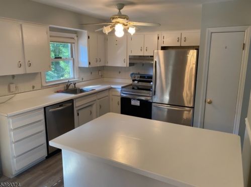 114 Evergreen Ave, Hopatcong, NJ 07843-1908