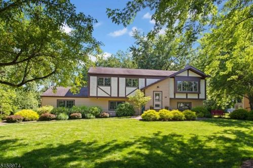 26 Sunset Dr, Whippany, NJ