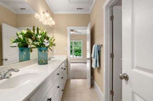 1755 Knoll Pl, Atlanta GA exterior