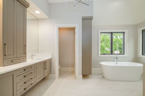 642 Hillside Ave, Elmhurst IL 60126-4247 exterior