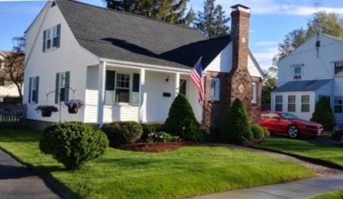 18 Hartford Rd, Worcester MA  01606-1511 exterior