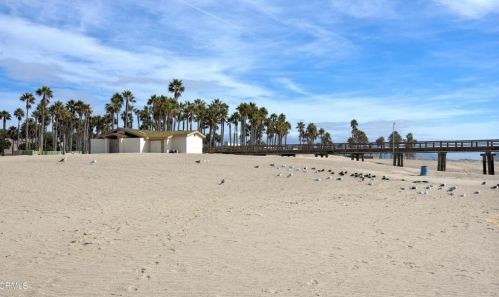 5441 Perkins Rd, Oxnard CA 93033-8833 exterior