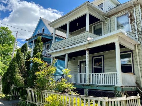 15 Forbus St, Poughkeepsie, NY 12601-4601