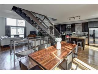 1366 Stirling Cir, Atlanta, GA 30318-4120