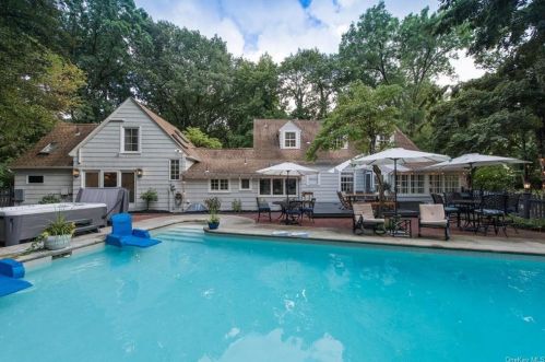 97-105 Kingwood Park, Poughkeepsie NY  12601-5448 exterior