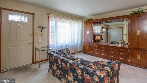 140 Longfellow Dr, Lancaster PA 17602-4048 exterior