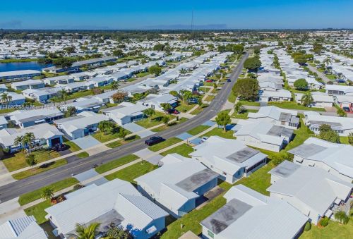 902 18 St, Boynton Beach FL 33426-5429 exterior