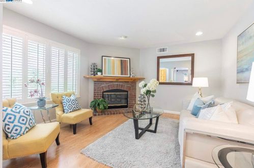 2303 Pinard St, Milpitas, CA 95035-7883