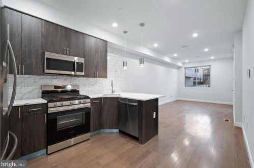 2233 Franklin St, Philadelphia PA  19133-2108 exterior