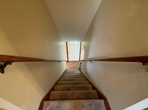 6835 Alcoma Dr, Pittsburgh, PA 15235-2256