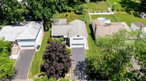 15 Tulip Rd, Springfield, NJ 07081-1613