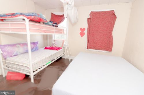 427 Cummings Ave, Trenton NJ 08611-1112 exterior