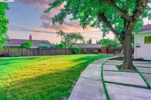 4668 Springwood Way, Concord CA  94521-2046 exterior