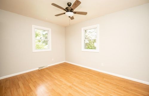 332 12 St, Plainwell MI 49080-1117 exterior