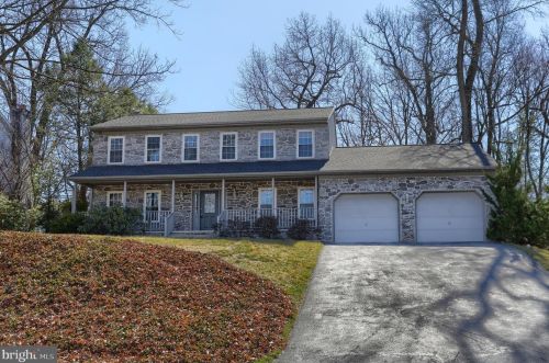 850 Zermatt Dr, Hummelstown PA  17036-9706 exterior