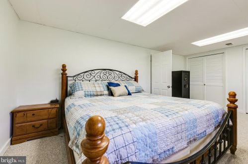 8001 Kidd St, Alexandria VA 22309-1131 exterior