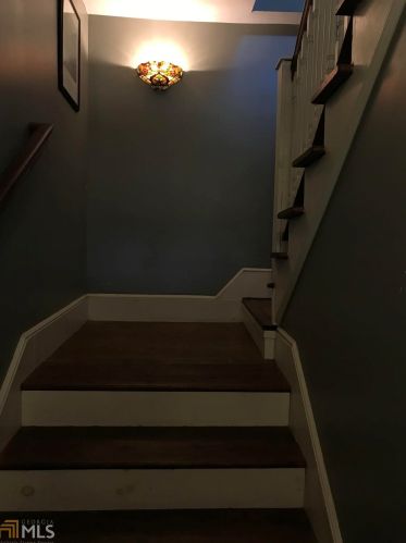 1528 Cambridge Ave, Atlanta GA 30337-2110 exterior