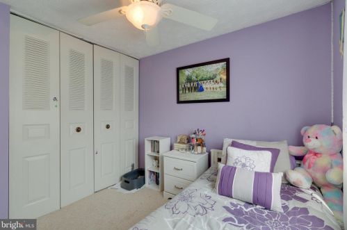 8305 Bark Tree Ct, Springfield VA  22153-3827 exterior