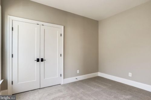 2733 1 St, Arlington VA 22203-2639 exterior