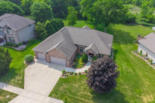 877 Richborough Rd, Green Bay, WI 54313-7480