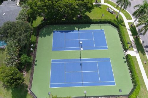 15081 Topsail Ct, Naples FL  34119-4806 exterior