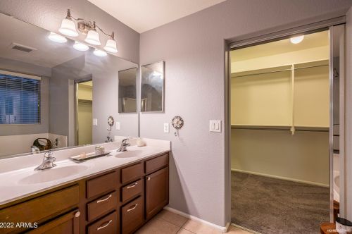 27601 25th Dr, Phoenix AZ  85085-4724 exterior