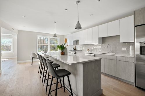 5205 Washington St, Boston, MA