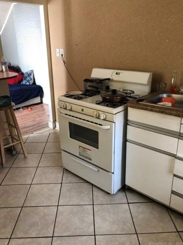 26 Jefferson St, Norwalk CT 06851-4606 exterior