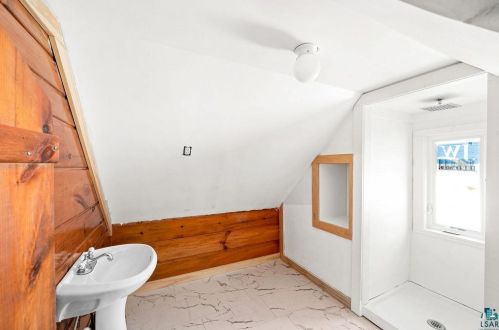 1115 11 St, Duluth MN 55805-1233 exterior