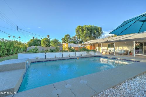 7814 11th Ave, Phoenix AZ  85021-7113 exterior