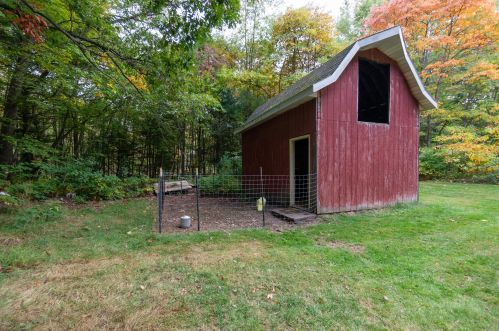 1292 Peterson Rd, Meskegon MI 49445-9676 exterior