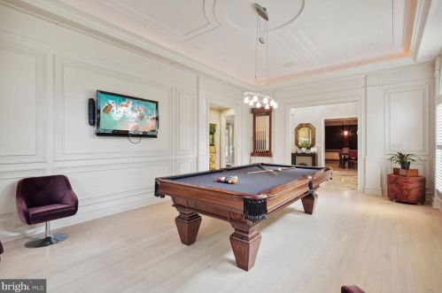 9906 Avenel Farm Dr, Rockville MD 20854-5410 exterior