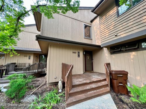 2476 Burcham Dr, East Lansing, MI 48823-7246