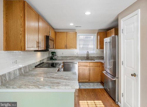 7513 Cross Gate Ln, Alexandria VA 22315-4619 exterior