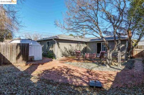 5002 Claycord Ct, Concord CA 94521-2226 exterior