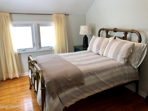 6856 118 Ave, Fennville MI 49408-9766 exterior