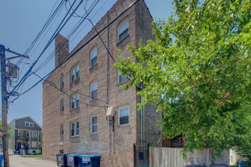 3652 Belle Plaine Ave, Chicago IL  60618-2125 exterior