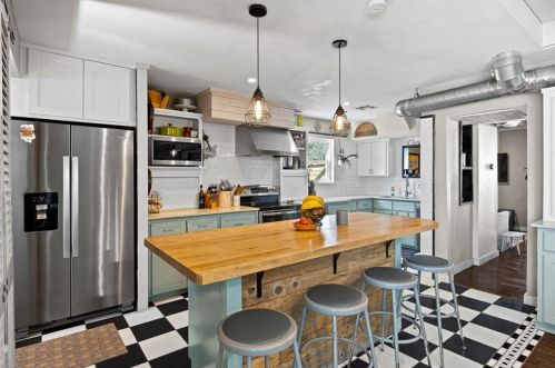 2409 Comburg Castle Way, Austin TX 78748-5259 exterior