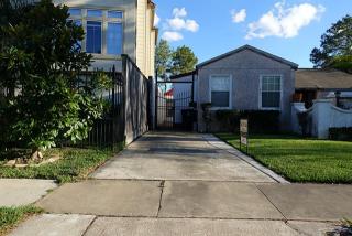 1611 Haddon St, Houston TX  77006-1017 exterior