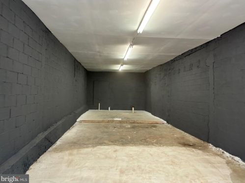 2502 2nd St, Philadelphia, PA 19133-4707