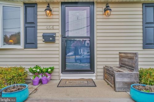 464 Fenwood Ave, Trenton, NJ 08619-2573