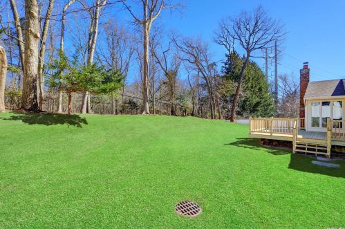 14 Gannet Dr, Commack NY 11725-4903 exterior