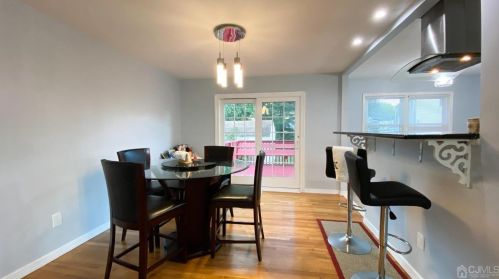 295 Mckinley Ave, Edison NJ 08820-1623 exterior