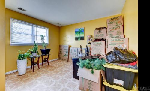 226 Prospect Ave, Green Brook NJ  08812-1418 exterior